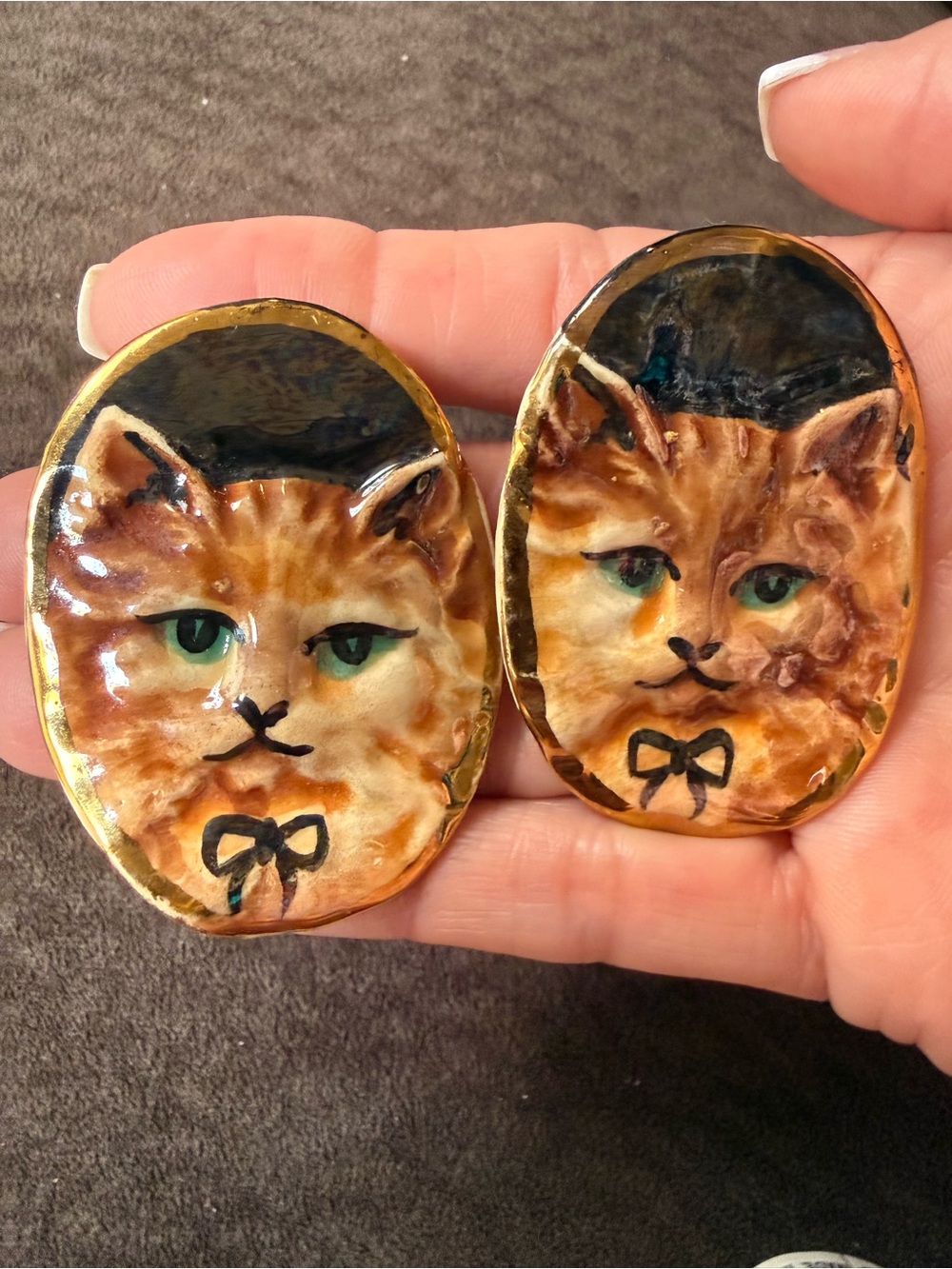 VTG Hand Painted Clay Cat Earrings Ginger Tabby Green Eyed Portrait 2”Lx1.5W - Picture 9 of 9